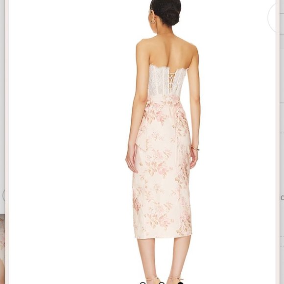 Nicola- V Chapman Dress in Peach Tapestry - Picture 2 of 3